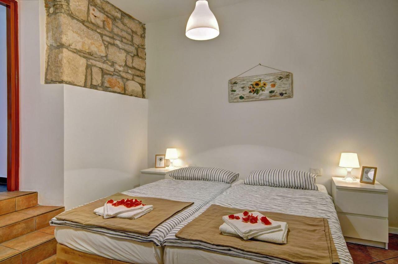 Apartman Amfiteatar Franko プーラ エクステリア 写真